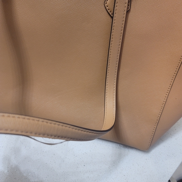 Tory Burch Robinson Bag - Picture 4 of 12